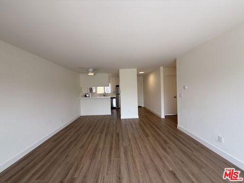 Photo of 523 Ashland Avenue #6, Santa Monica, CA 90405 (MLS # 25610767) Photo of 523 Ashland Avenue #6, Santa Monica, CA 90405 (MLS # 25610767)