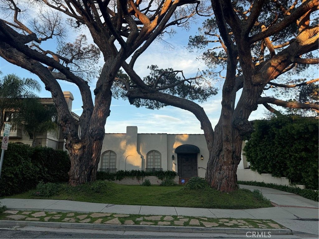 Photo of 939 25th St St, Santa Monica, CA 90403 (MLS # OC26042817)