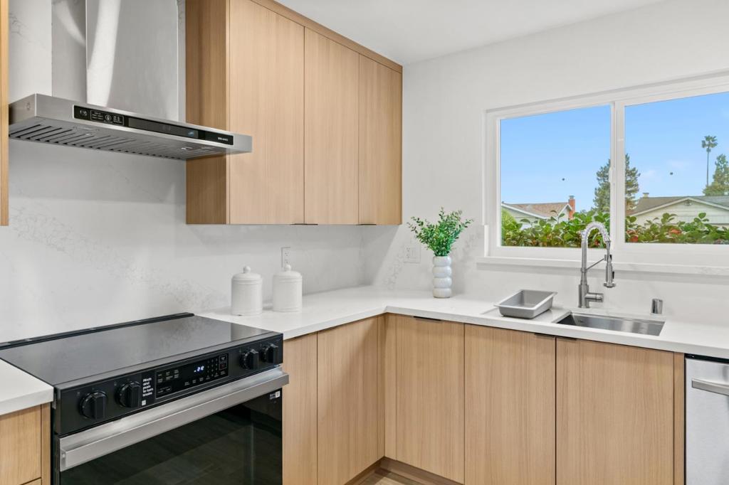 3282 Loma Alta Drive