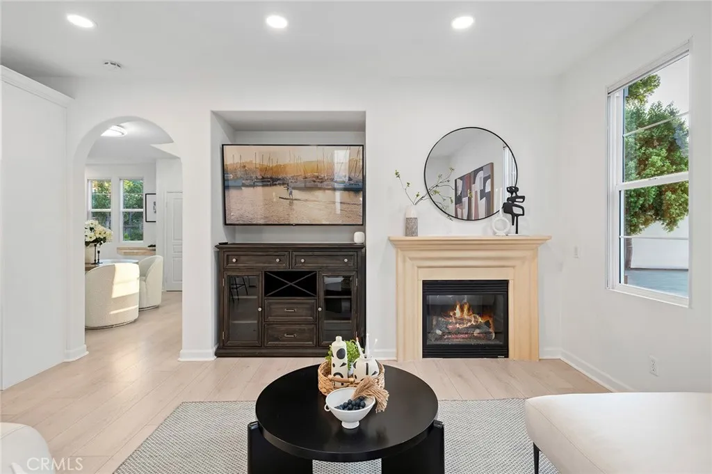 Irvine, California 92603, United States, 3 Bedrooms Bedrooms, ,3 BathroomsBathrooms,Residential,Active,207961