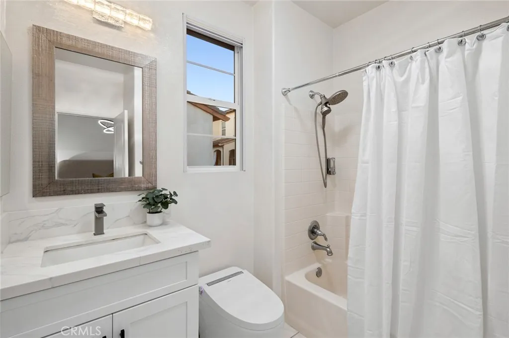 Irvine, California 92603, United States, 3 Bedrooms Bedrooms, ,3 BathroomsBathrooms,Residential,Active,207961