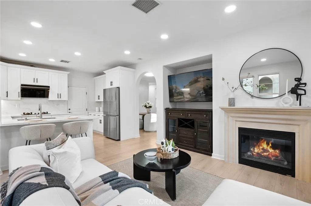 Irvine, California 92603, United States, 3 Bedrooms Bedrooms, ,3 BathroomsBathrooms,Residential,Active,207961