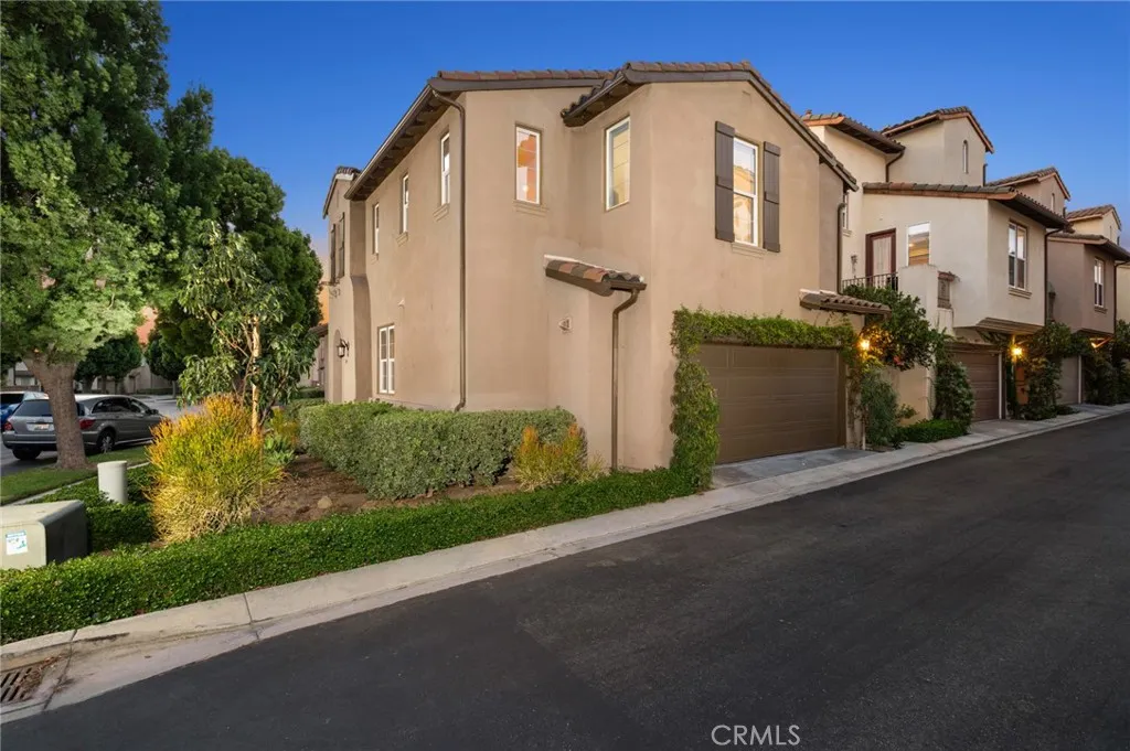 Irvine, California 92603, United States, 3 Bedrooms Bedrooms, ,3 BathroomsBathrooms,Residential,Active,207961