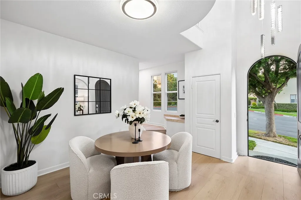 Irvine, California 92603, United States, 3 Bedrooms Bedrooms, ,3 BathroomsBathrooms,Residential,Active,207961