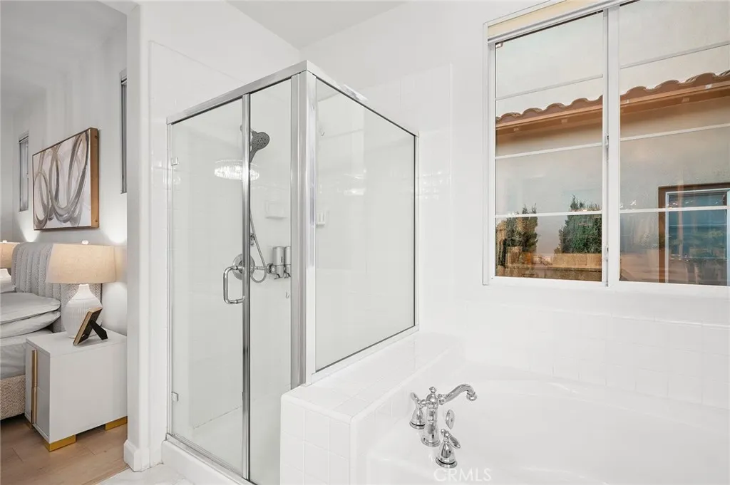 Irvine, California 92603, United States, 3 Bedrooms Bedrooms, ,3 BathroomsBathrooms,Residential,Active,207961