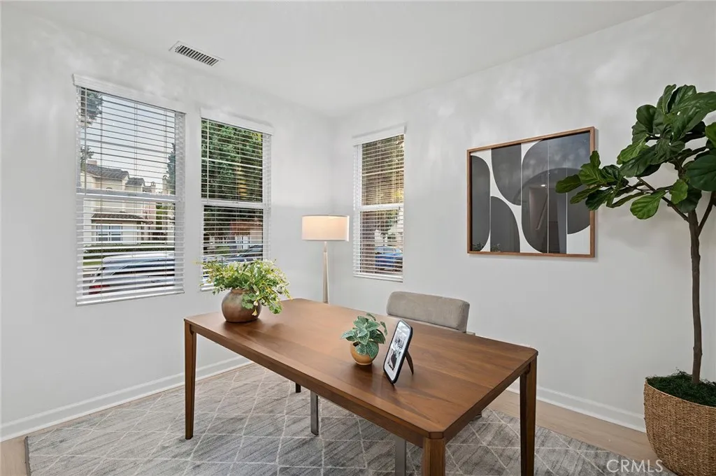 Irvine, California 92603, United States, 3 Bedrooms Bedrooms, ,3 BathroomsBathrooms,Residential,Active,207961