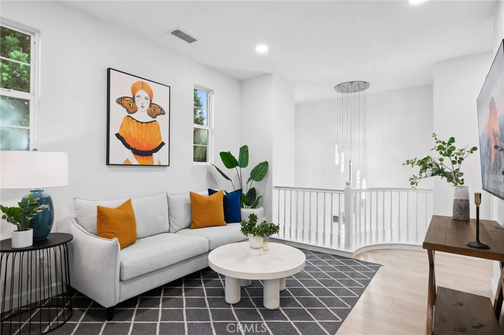 Irvine, California 92603, United States, 3 Bedrooms Bedrooms, ,3 BathroomsBathrooms,Residential,Active,207961