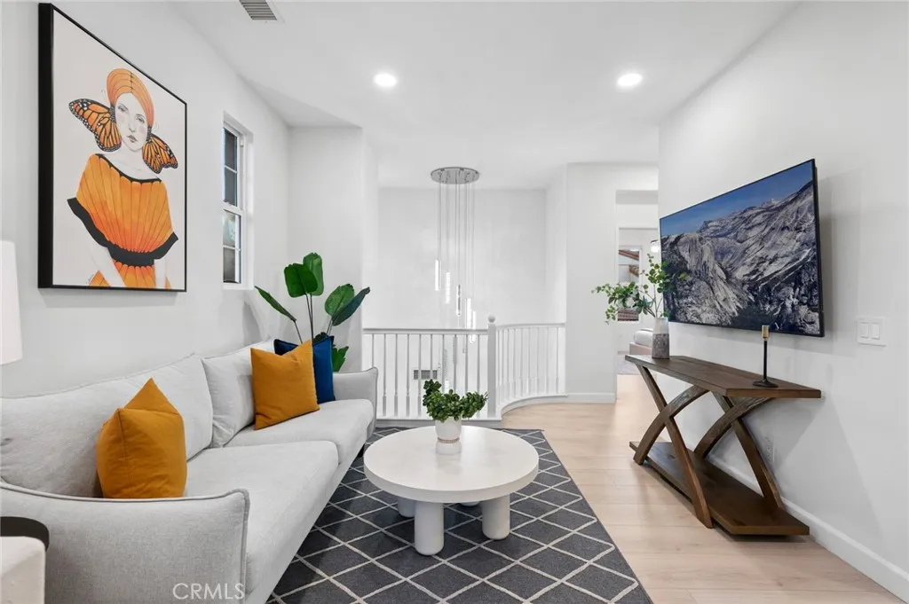 Irvine, California 92603, United States, 3 Bedrooms Bedrooms, ,3 BathroomsBathrooms,Residential,Active,207961