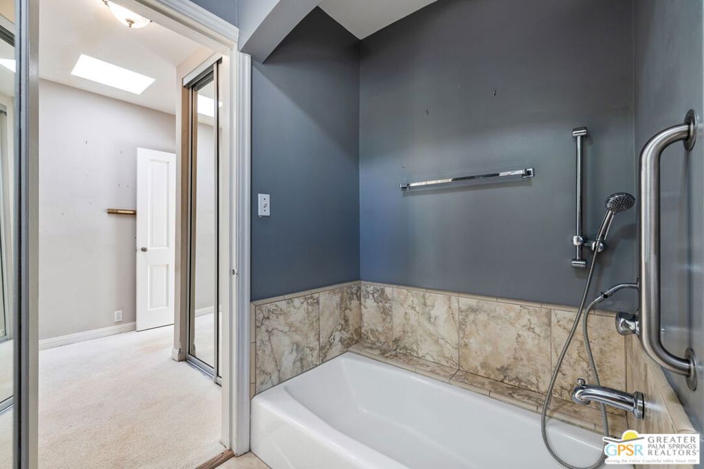 Old Las Palmas - Residential