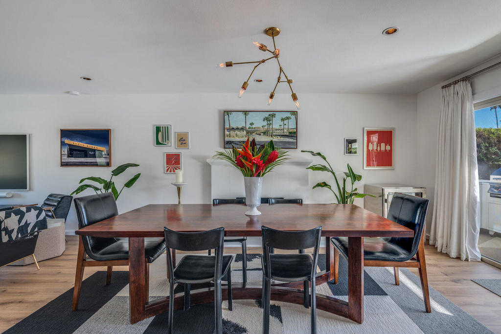 Los Compadres - Residential