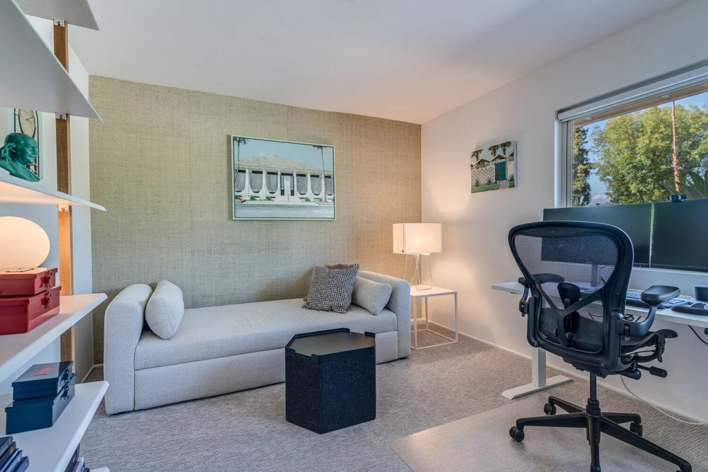 Los Compadres - Residential