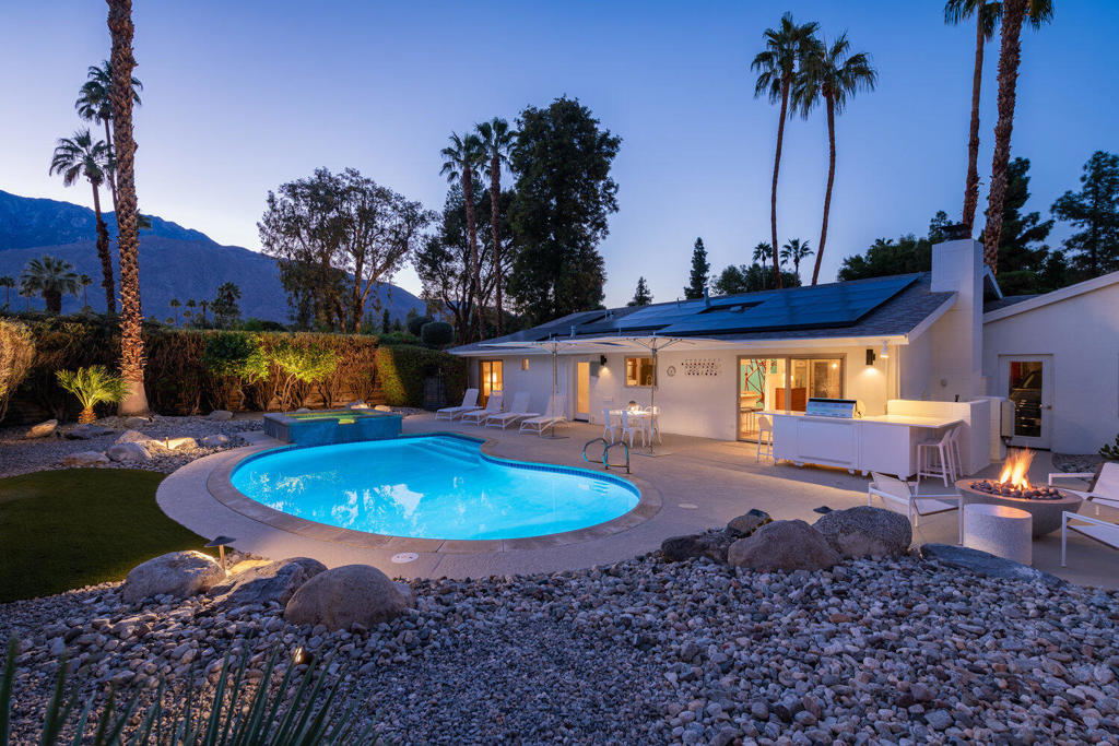 Los Compadres - Residential