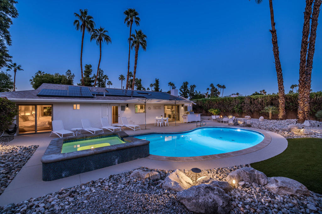 Los Compadres - Residential