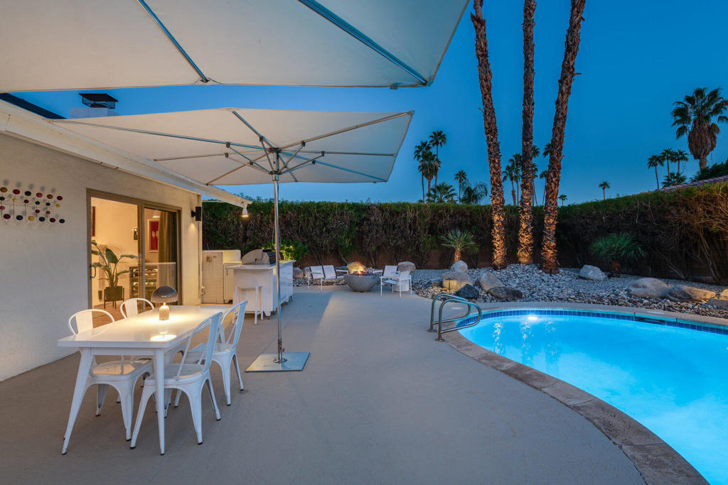 Los Compadres - Residential