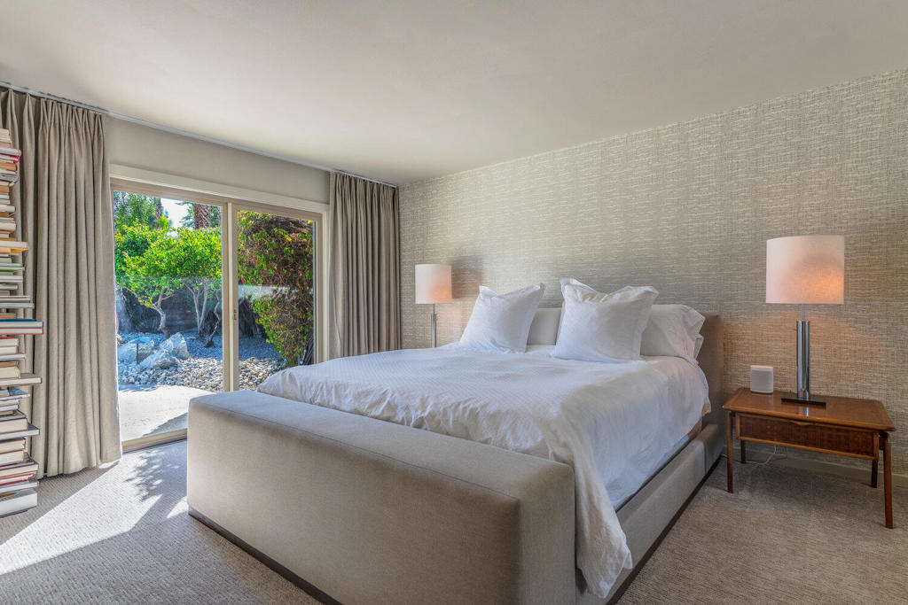 Los Compadres - Residential