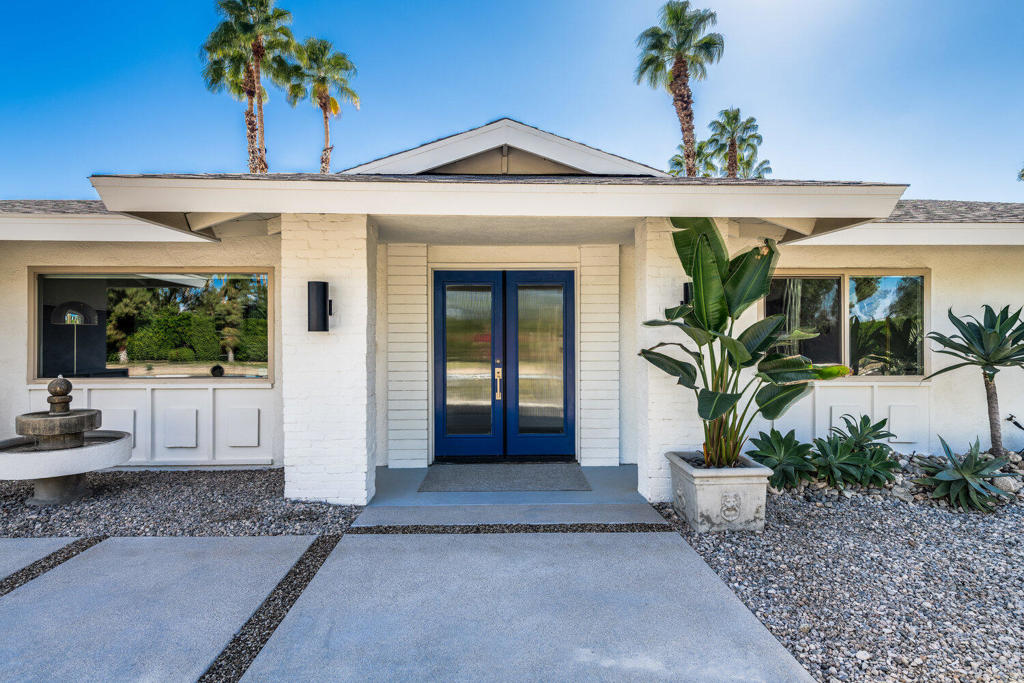 Los Compadres - Residential