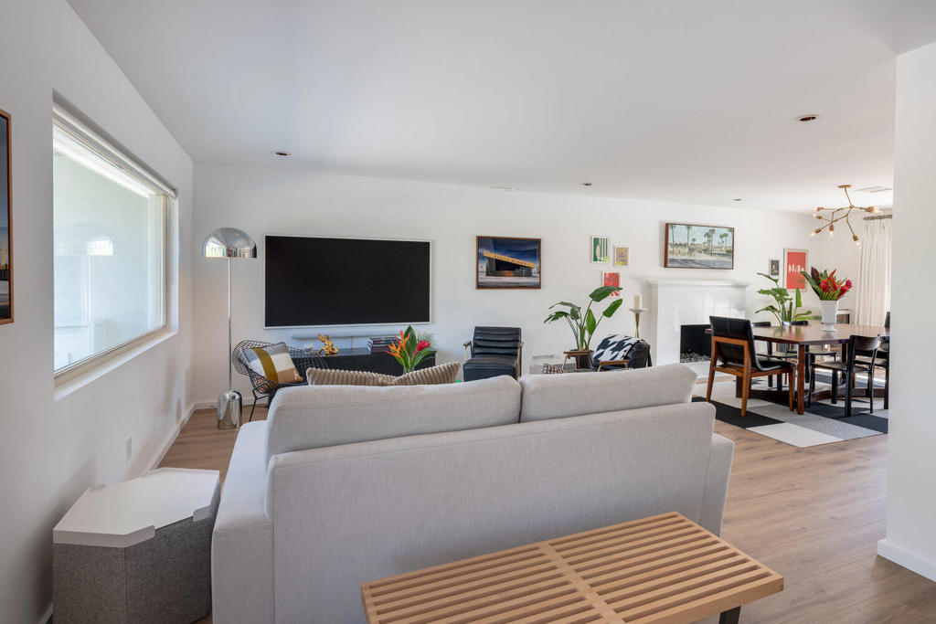 Los Compadres - Residential