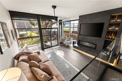 5118 Marina Pacifica Dr S Long Beach CA 90803