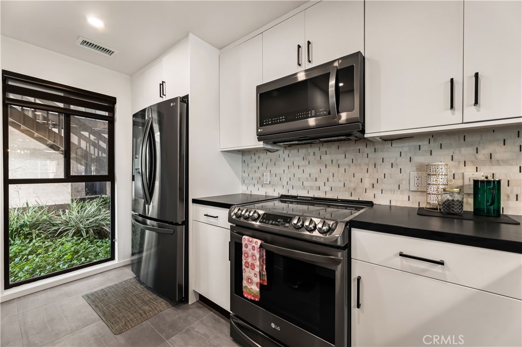 5118 Marina Pacifica Dr S