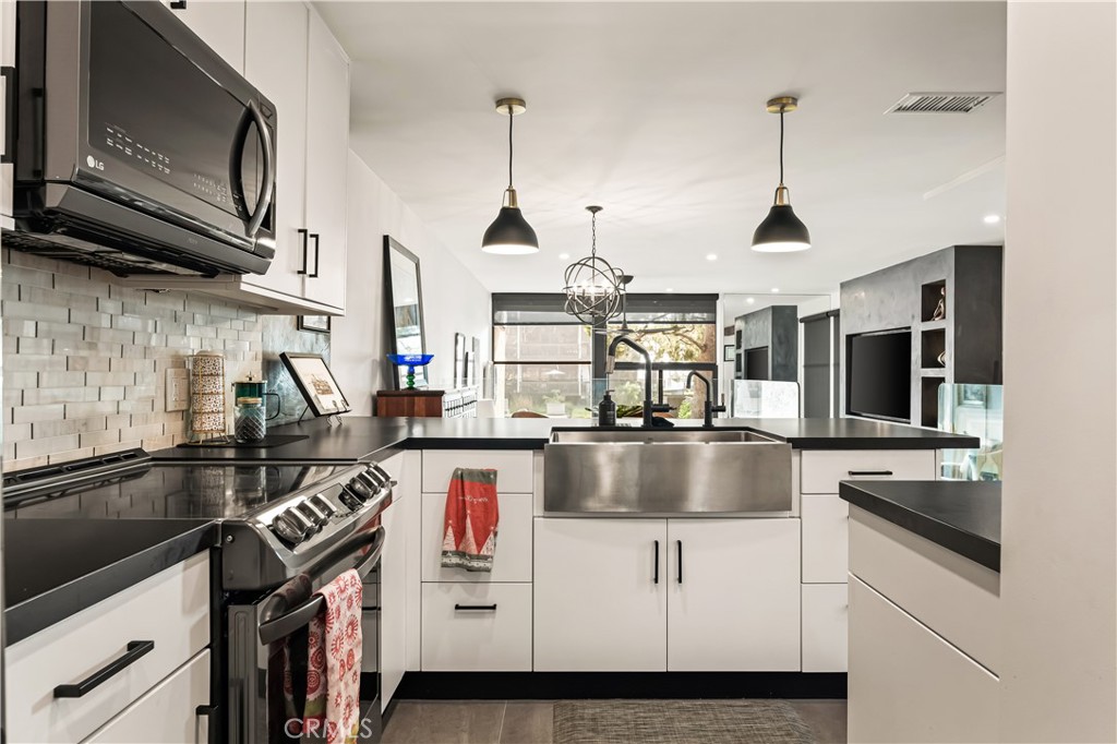 5118 Marina Pacifica Dr S