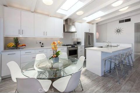 Photo of 224 39th Street St, Manhattan Beach, CA 90266 (MLS # SB26158921)