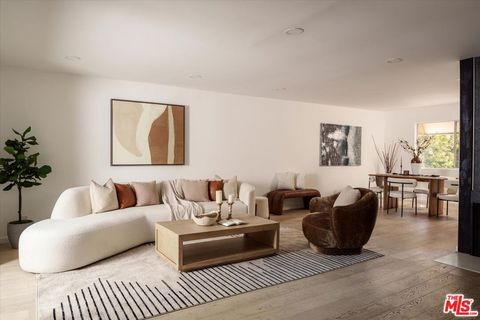 Photo of 9761 Via Pavia, Burbank, CA 91504 (MLS # 26837861)
