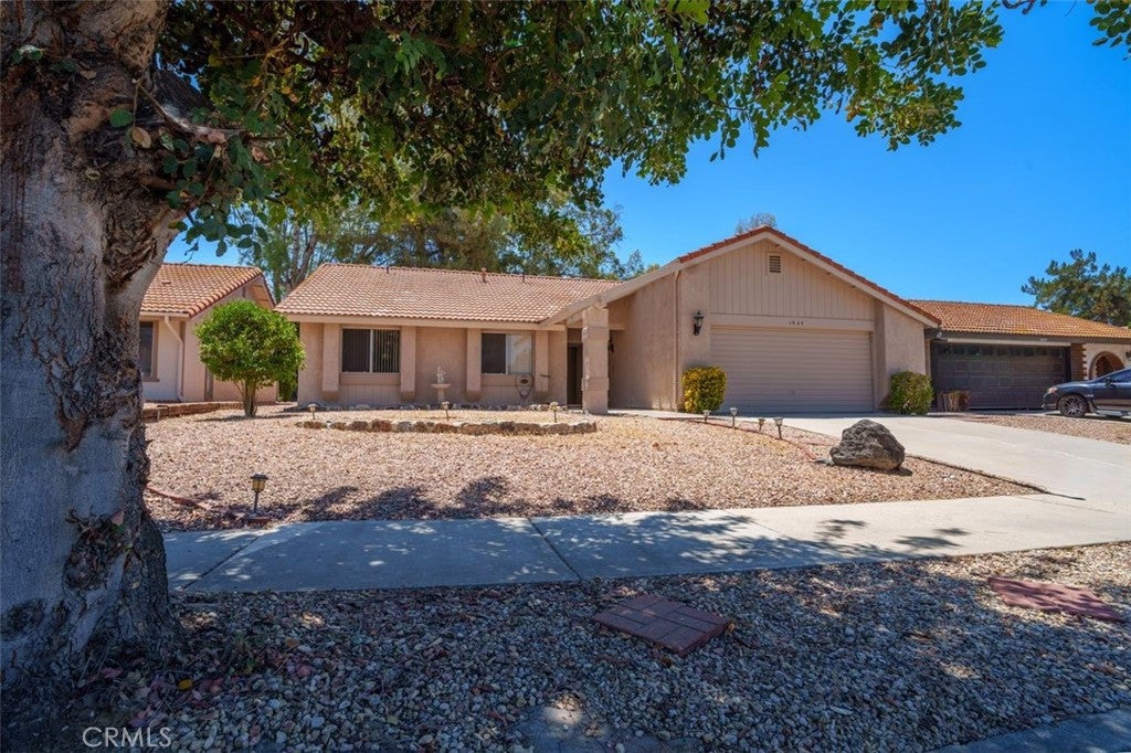 1925 Silver Oak Way
