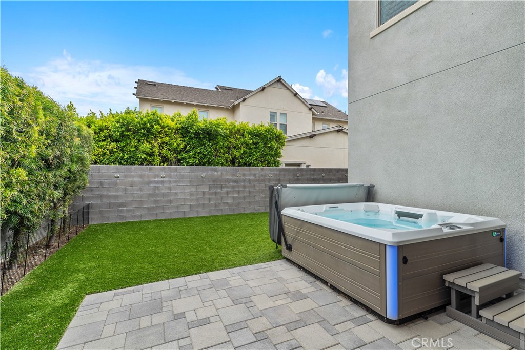 Reverie (ESREV) - Residential