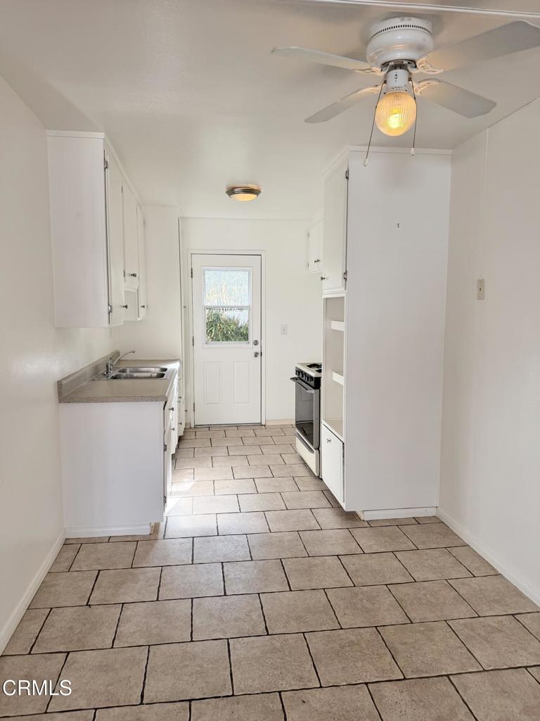 Empire/Sidonia - 1070 - Residential Lease