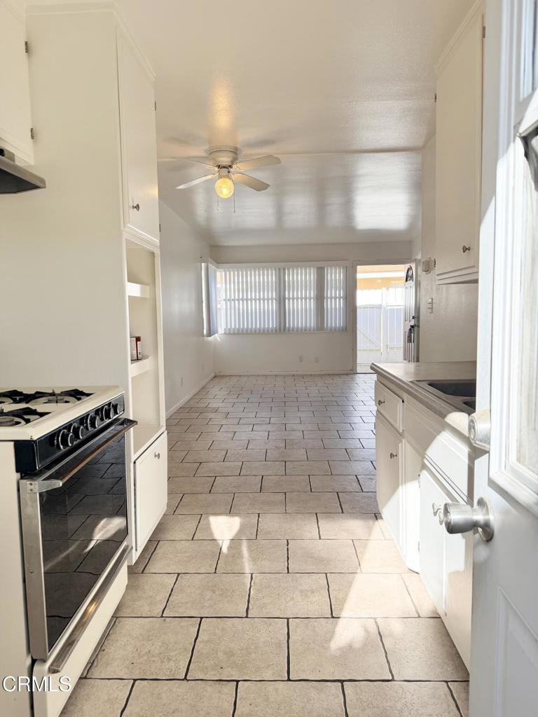 Empire/Sidonia - 1070 - Residential Lease