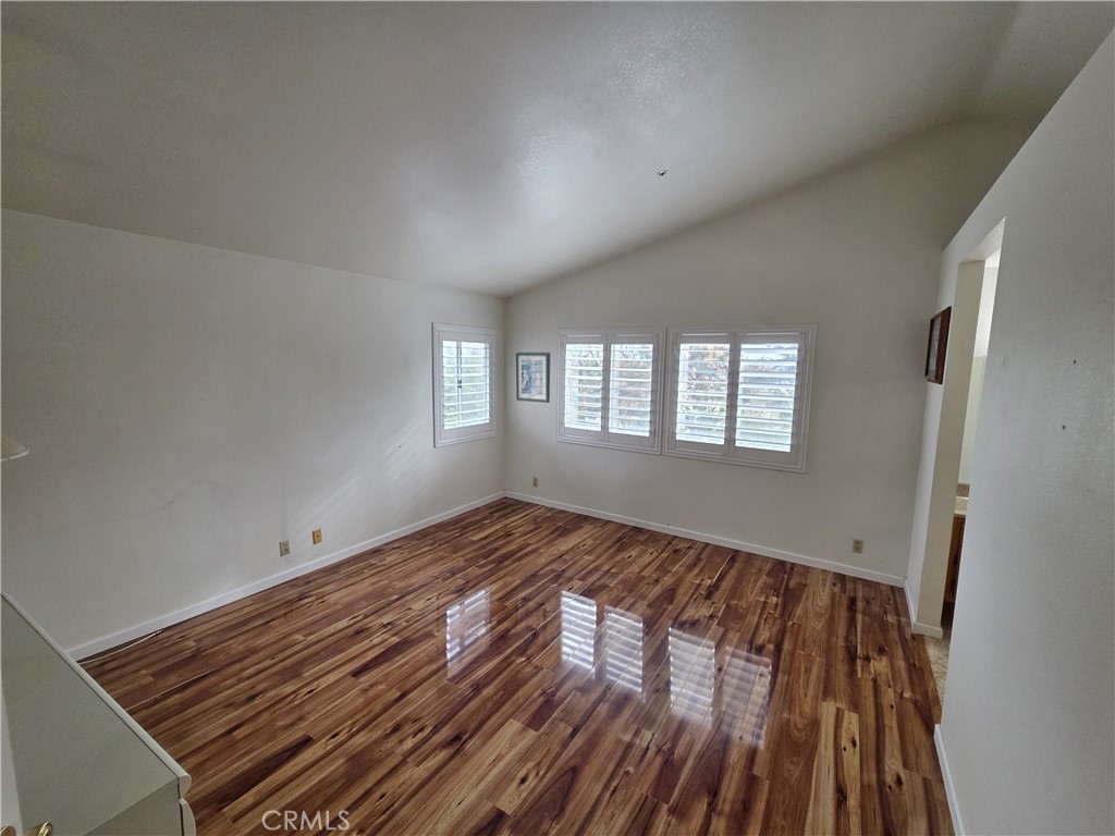 1669 Victoria Street W