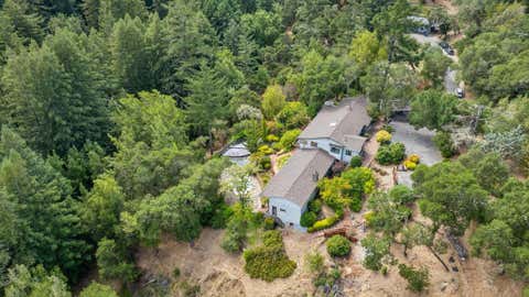 Photo of 496 Raymundo Drive, Woodside, CA 94062 (MLS # ML82054634)
