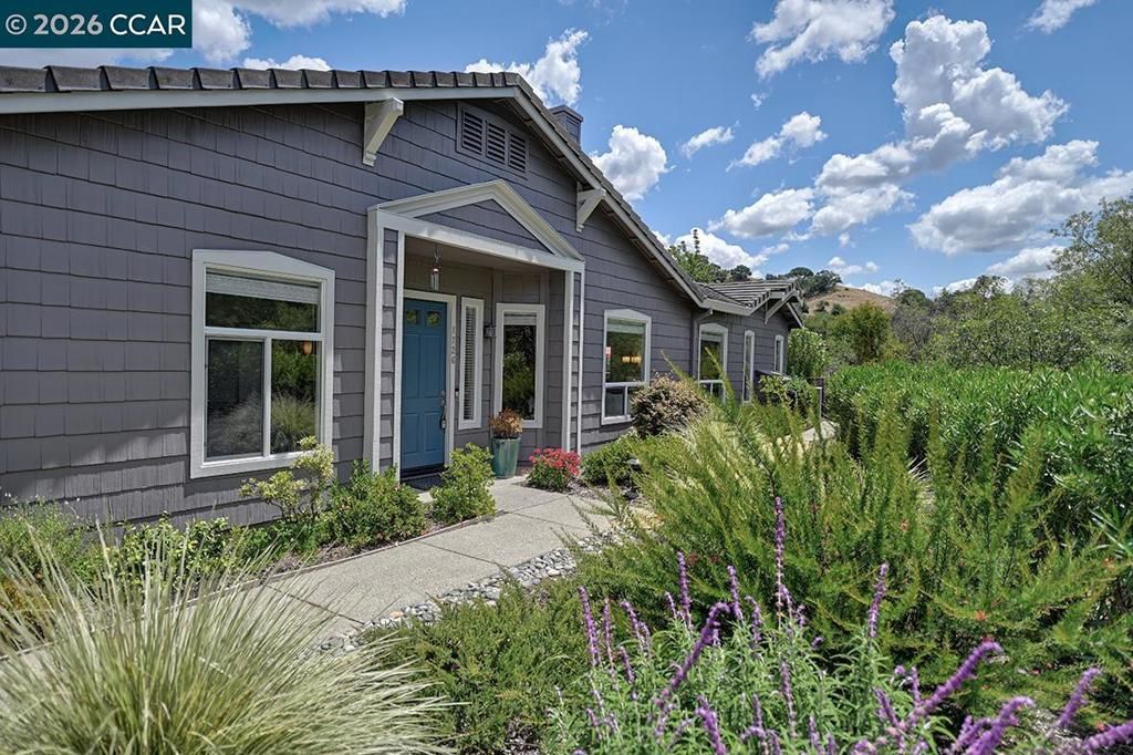 Photo of 1726 Comstock Dr Dr, Walnut Creek, CA 94595 (MLS # 41136640)