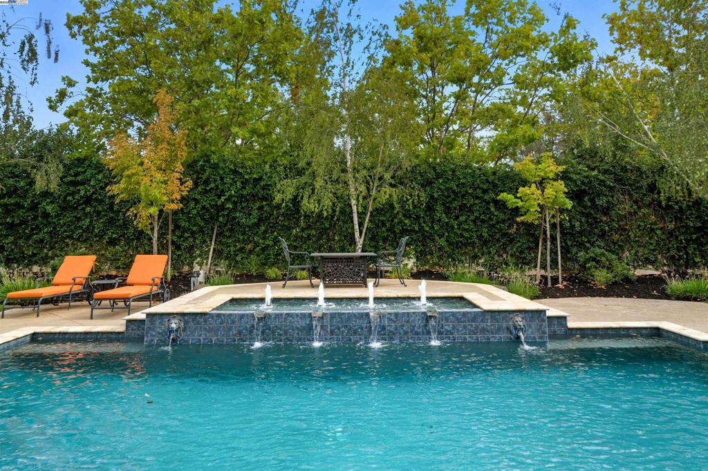 KRISTOPHER RANCH - Residential