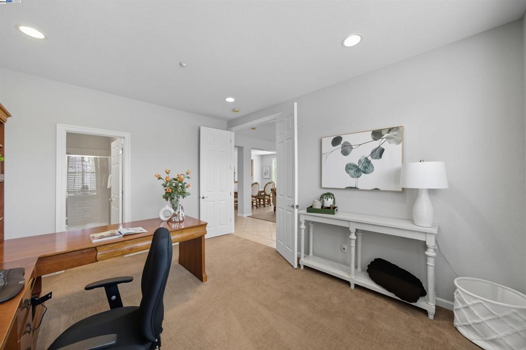 KRISTOPHER RANCH - Residential