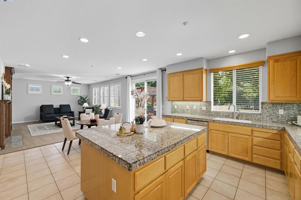KRISTOPHER RANCH - Residential