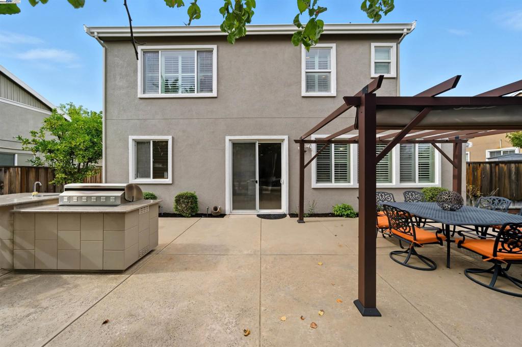 KRISTOPHER RANCH - Residential