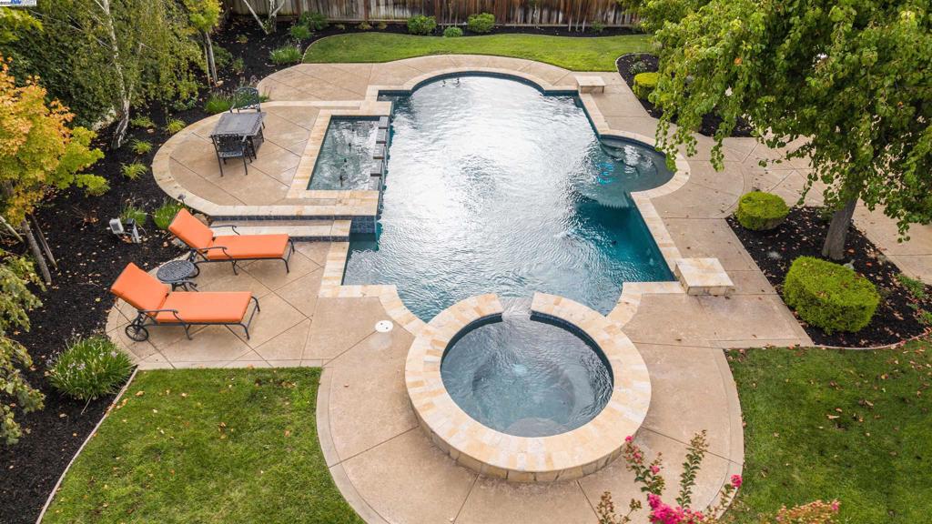 KRISTOPHER RANCH - Residential