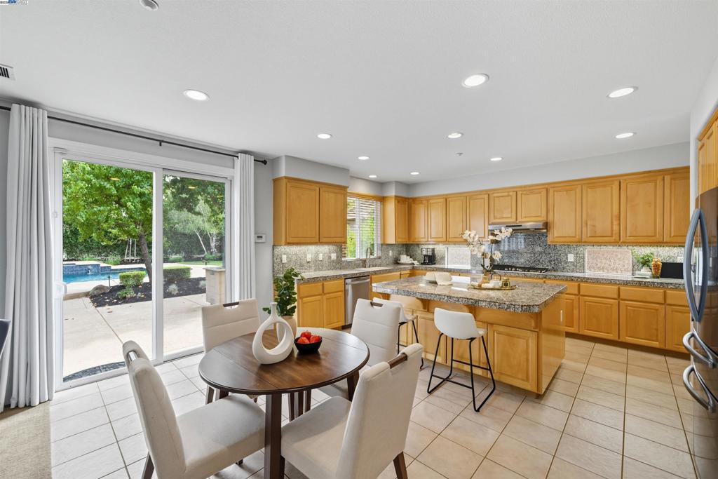 KRISTOPHER RANCH - Residential