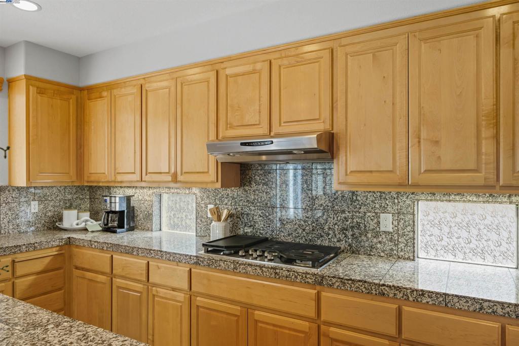 KRISTOPHER RANCH - Residential