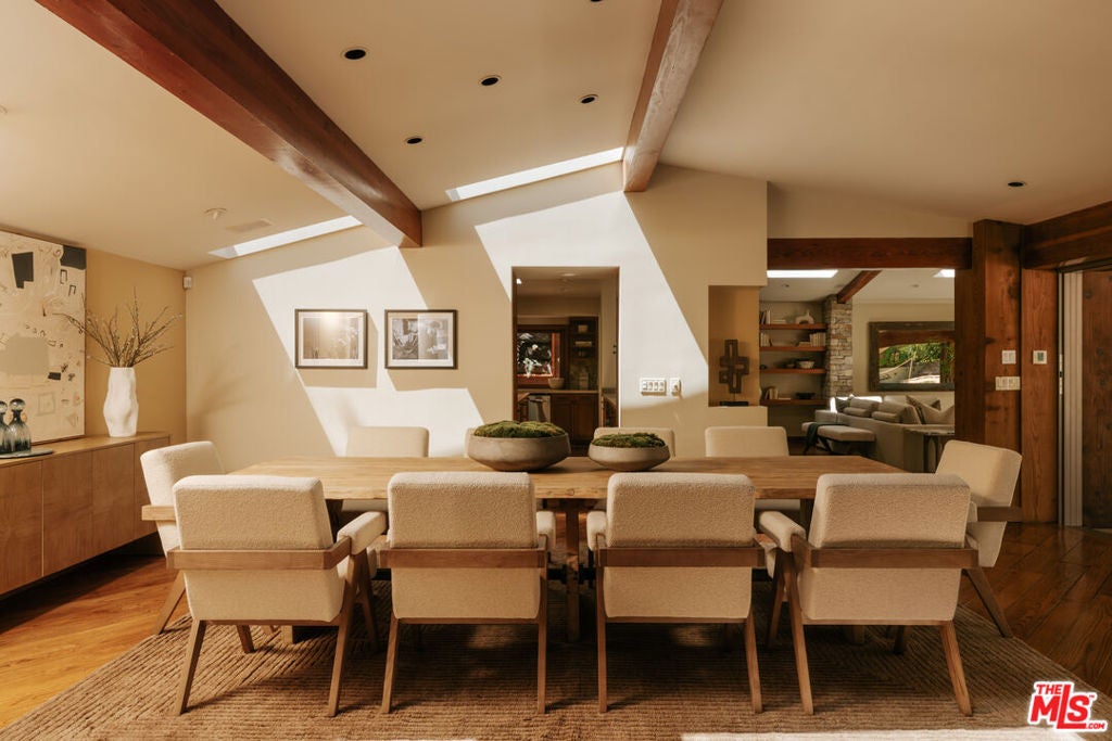 2618 Mandeville Canyon Road