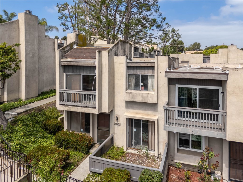 1828 Rainbow Terrace Lane