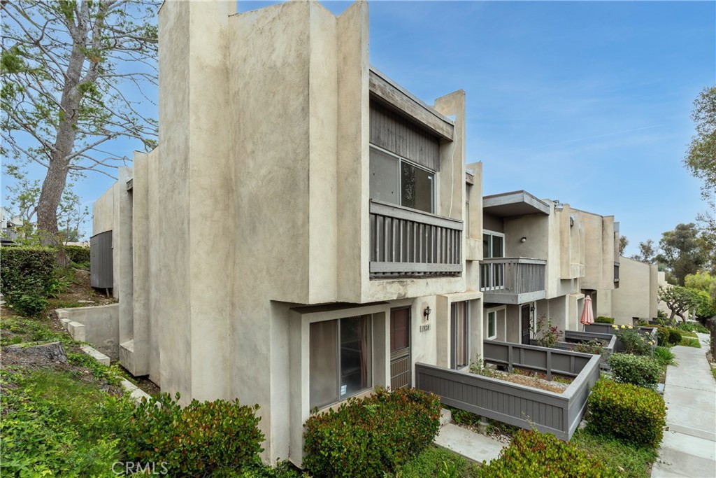 1828 Rainbow Terrace Lane