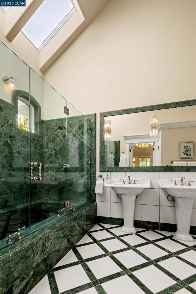 CLAREMONT - Residential