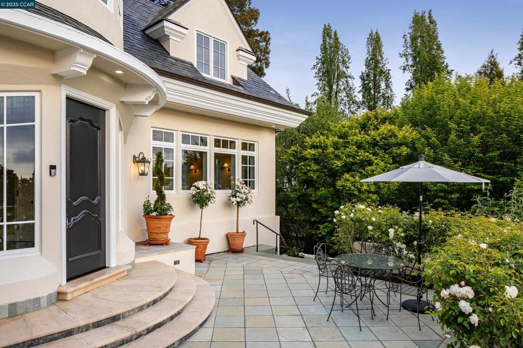 CLAREMONT - Residential