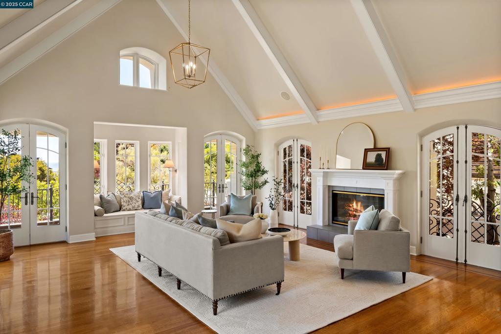 CLAREMONT - Residential