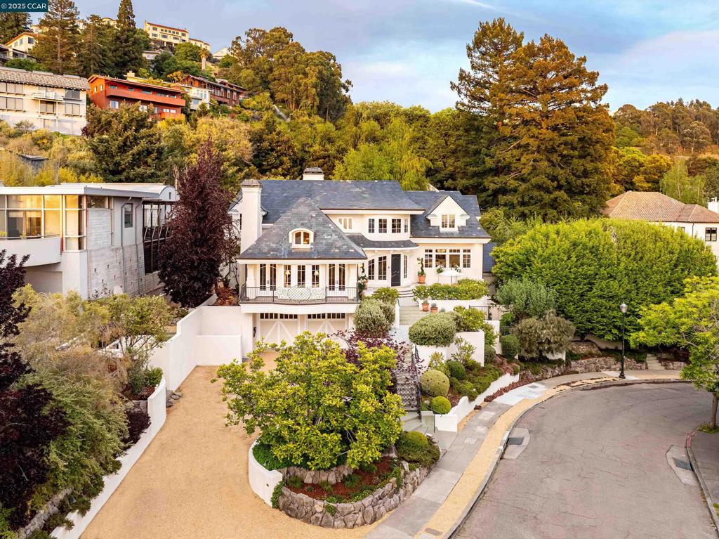 CLAREMONT - Residential