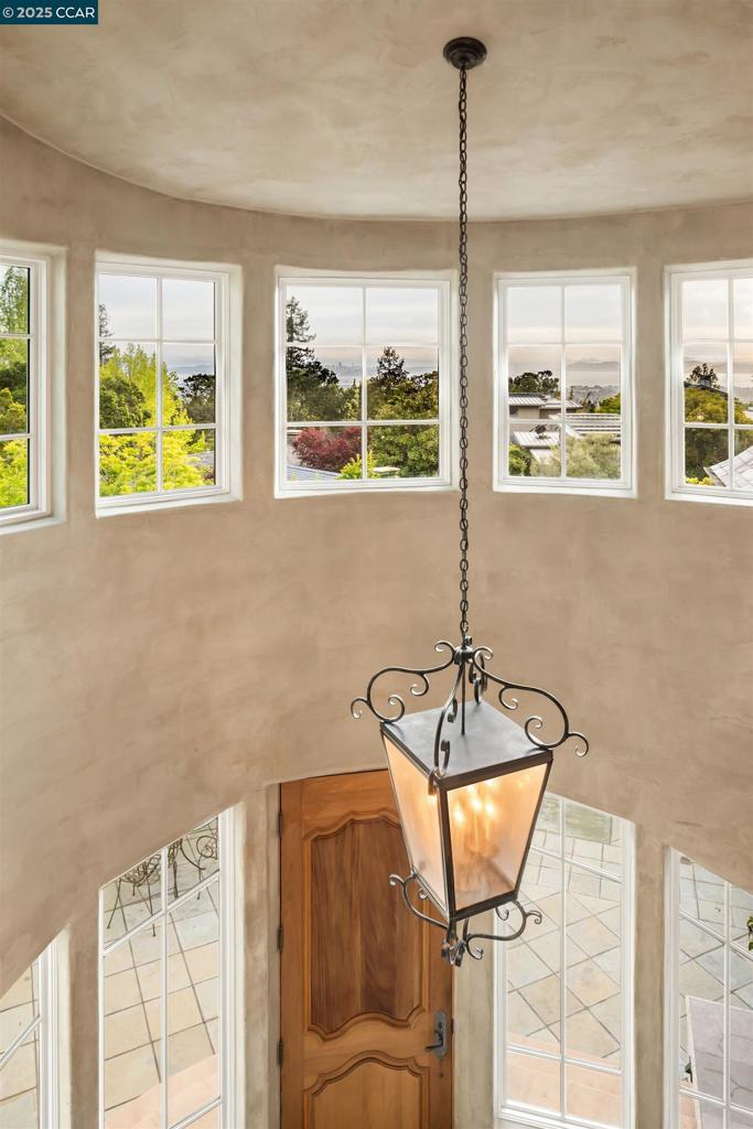 CLAREMONT - Residential