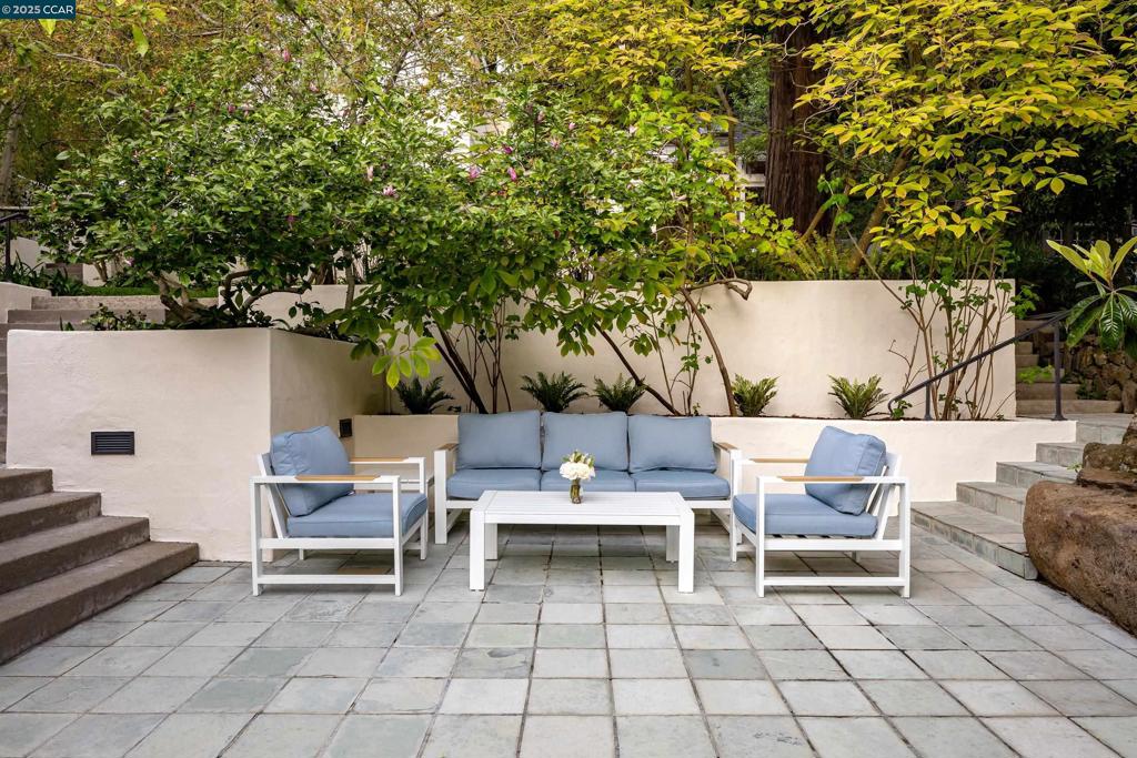 CLAREMONT - Residential