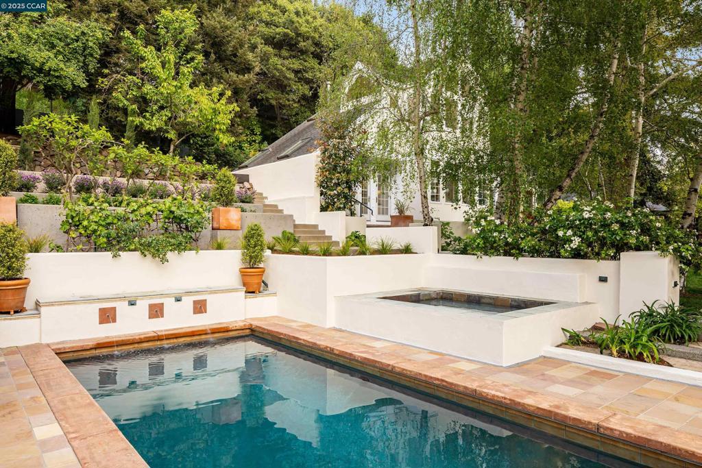 CLAREMONT - Residential